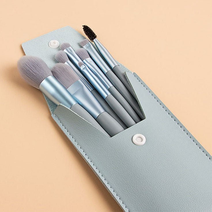 ANDAUS Luxe Touch 8-Piece Synthetic Makeup Brush Set: Professional Collection with Travel Bag - La Para London